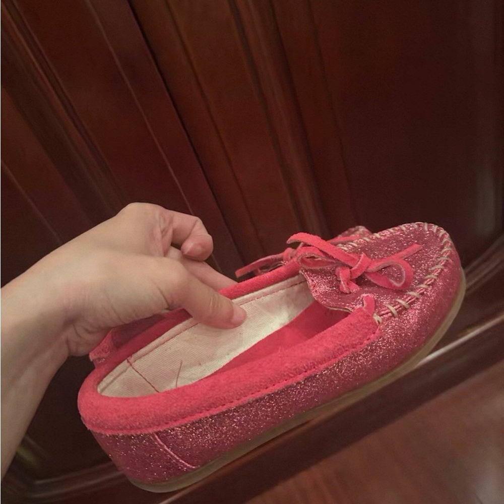 Minnetonka Kids Sparkly Pink Moccasins